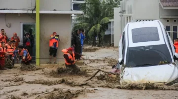 فيضانات إندونيسيا وتايلاند وسريلانكا تقتل أكثر من 900 شخص وتثير أزمة اقتصادية